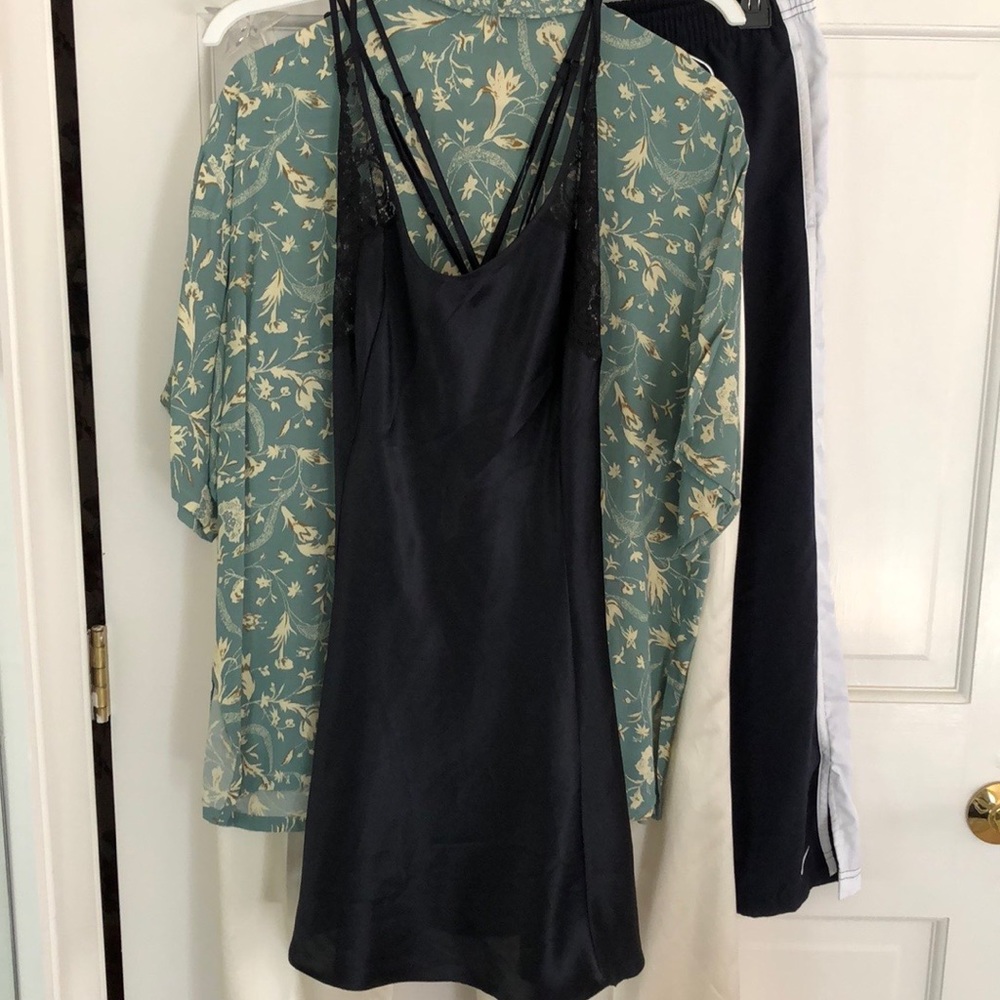 Victoria’s Secret Black chemise with lace Satin L